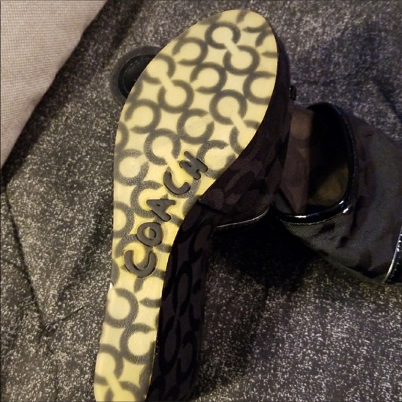 Coach Wedges. - Picture 4 of 4